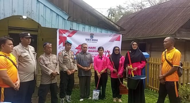 
					Menyambut HUT Bhayangkara ke 79, Polsek Natal Laksanakan Bakti Sosial dan Bakti Religi