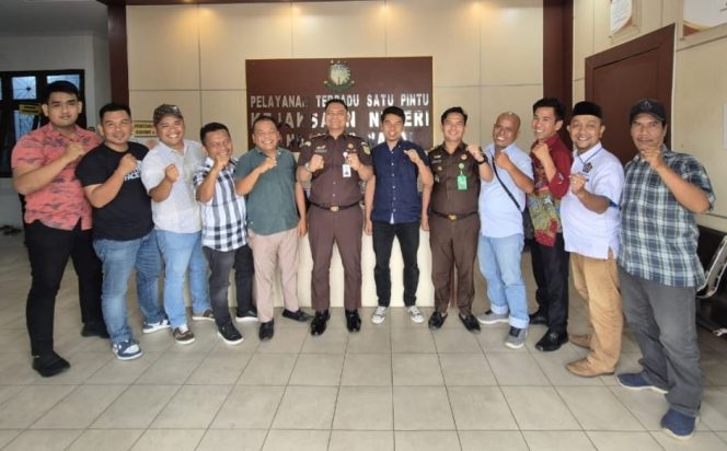 
					Kajari Madina Ajak PWI Bersinergi Sajikan Berita yang Benar dan Berimbang