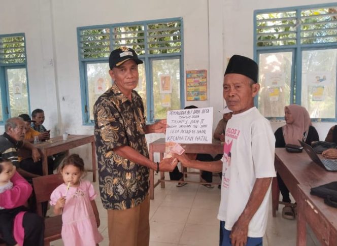 
					Pemdes Pasar VI Natal Salurkan BLT DD Januari -Juni 2025 Kepada 24 KPM