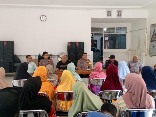 
					Pemdes Ampung Siala Salurkan BLT-DD Bulan 1-6 T.A 2025 Kepada 30 KPM