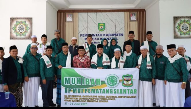 
					Sekda Sahnan Sambut Silaturahmi MUI Kota Pematangsiantar di Rumah Dinas Bupati Madina