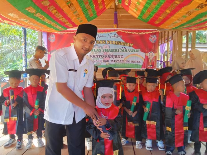 
					Kades Hadiri Pelepasan dan Perpisahan PAUD Al-Ikhlas Shabri Ma’arif Desa Ranto Panjang