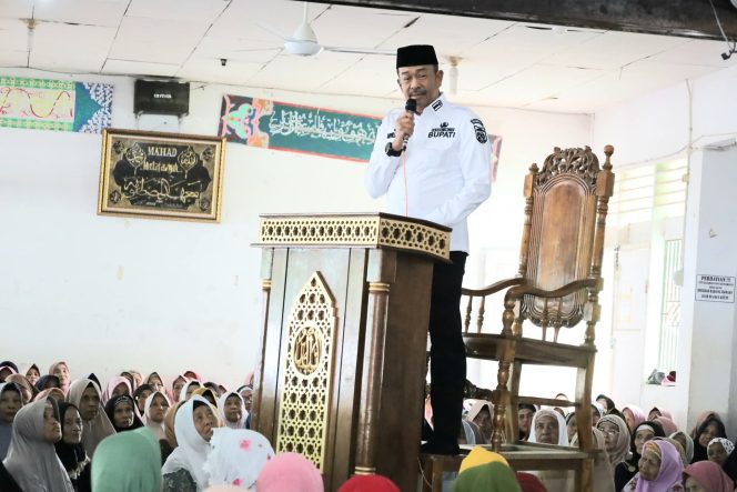 
					Bupati Madina Minta Jemaah Pengajian Ponpes Musthafawiyah Perkuat Persatuan