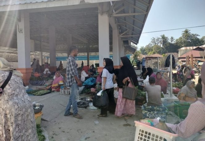 
					Sejumlah Pedagang Mulai Tempati Pasar Eks Bioskop Tapanuli