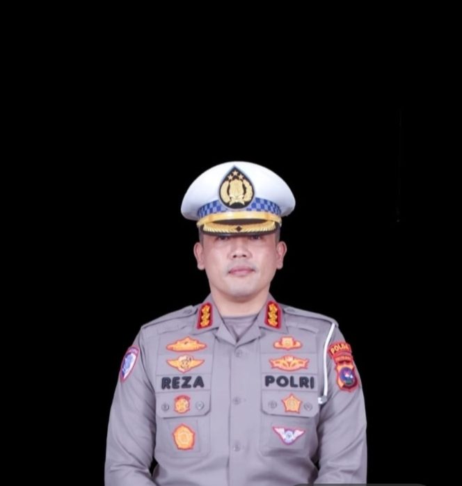 
					Mantan Kapolres Madina HM Reza CAS Resmi Sandang Pangkat Kombes