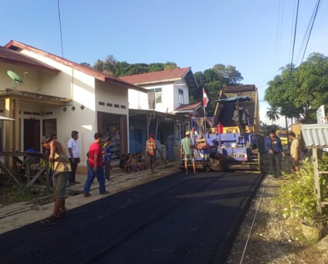 
					Jalan Dalam Kota Natal Mulai Diaspal Hotmix Oleh Pemkab Madina