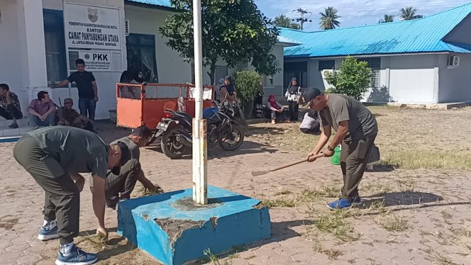 
					Jum’at Bersih Dilingkungan Kantor Kecamatan Panyabungan Utara