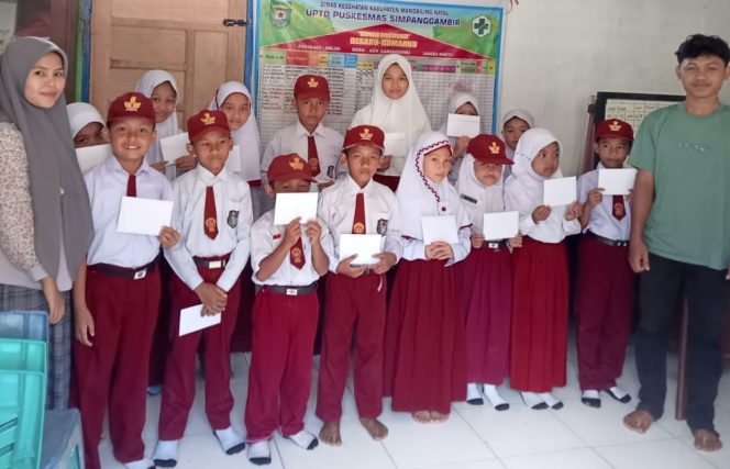 
					Pemdes Aek Garingging Salurkan Bantuan Beasiswa kepada 36 Siswa Berprestasi