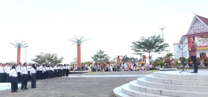 
					Bupati Tapsel Serahkan SK Kepada 633 ASN PPPK Formasi 2024 Tahap I