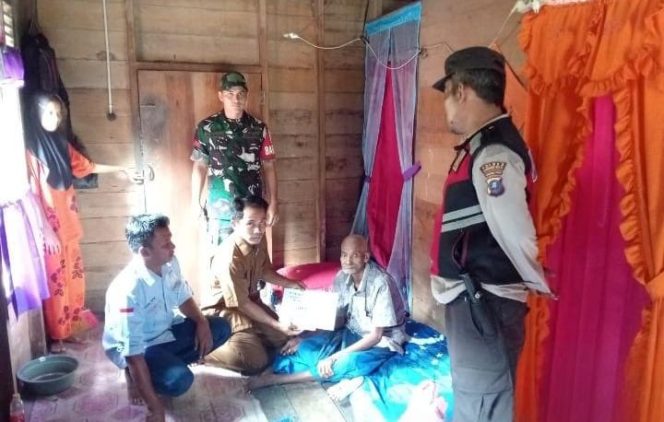 
					Pemdes Bonda Kase Salurkan BLT DD Januari -Juni Kepada 37 KPM