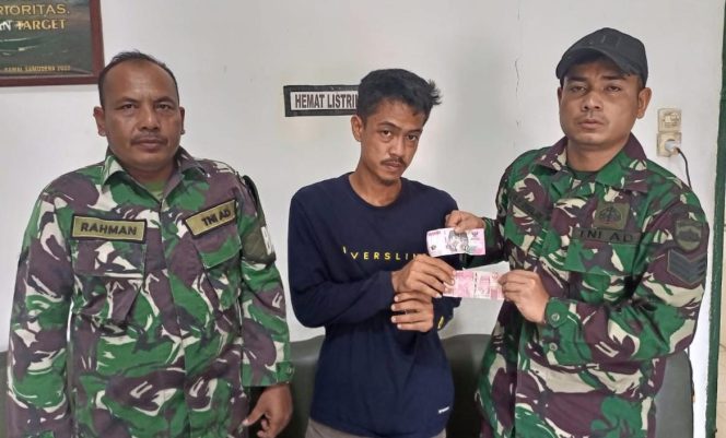 
					AW Di Amankan Koramil 0212-08 Barumun Diduga Sebagai Pengedar Uang Palsu