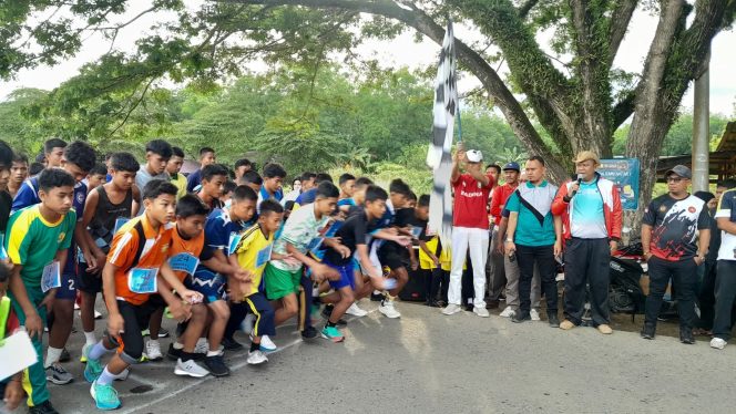 
					Ratusan Siswa SD dan SMP Ambil Bagian dalam Lomba Lari 5K di Madina