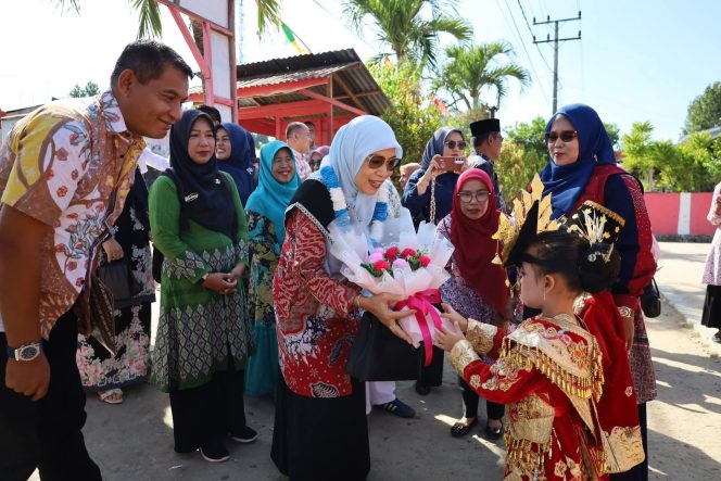
					Bunda PAUD Madina Kunjungi TK Satu Atap 062 Mompang