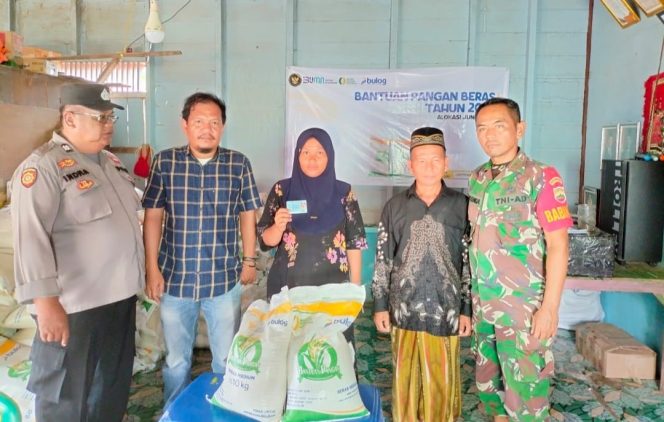 
					Pemdes Lubuk Kapundung l Sukses Salurkan Bantuan Pangan Beras Bulog Tahun 2025