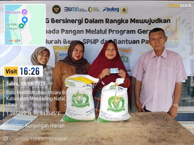 
					Pemdes Batu Mundom Kawal Penyaluran Bantuan Beras Bulog