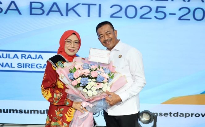 
					Ny. Yupri Astuti Dikukuhkan Sebagai Bunda Literasi, Bunda PAUD dan Ketua Dekranasda Madina 2025-2030
