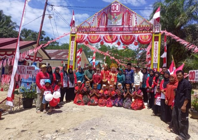 
					Panitia HUT Kemerdekaan RI ke 80 Desa Sikara-kara II Lakukan Penilaian Lomba Antar RT