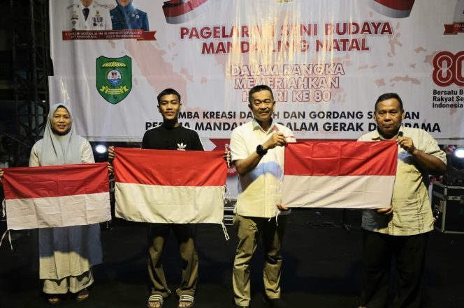 
					Bupati Madina Ajak Masyarakat Perkuat Pemahaman Adat Budaya