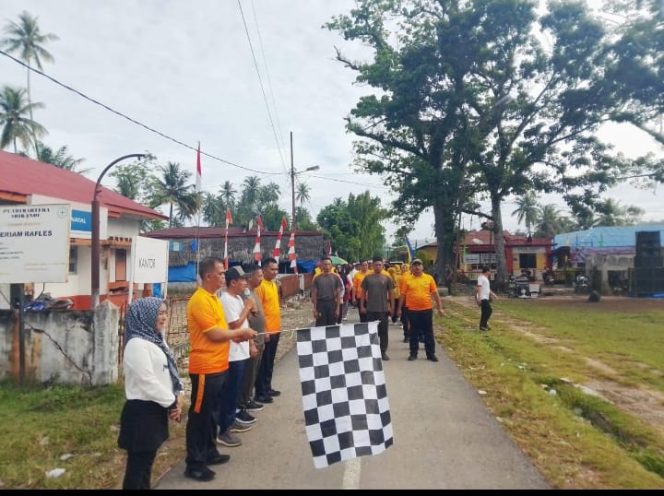 
					Camat Natal Buka Giat Jalan Santai dan Senam Massal Rangkaian HUT Kemerdekaan RI ke- 80