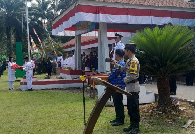 
					Jadi Irup, Camat Sudrajat Putra Batubara Laksanakan Upacara HUT RI ke 80 Dengan Khidmad di Siabu