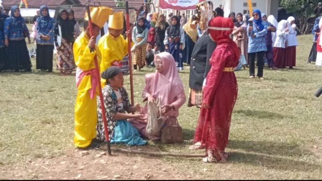 
					Pringatan HUT RI KE 80 di Linggabayu, Masyarakat di Suguhkah Dengan Drama Sampuraga