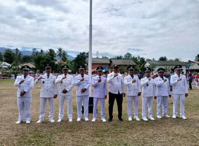 
					Kades Se – Kecamatan Bukit Malintang Hadir Pada Upacara Pengibaran Bendera Merah Purih
