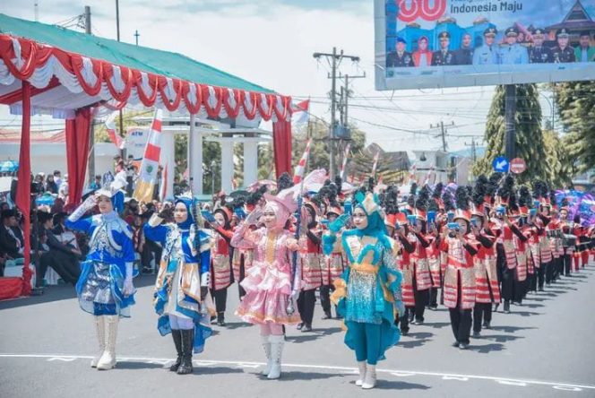
					Semarak HUT RI ke-80 di Padangsidimpuan: Ribuan Peserta Meriahkan Pawai dan Devile