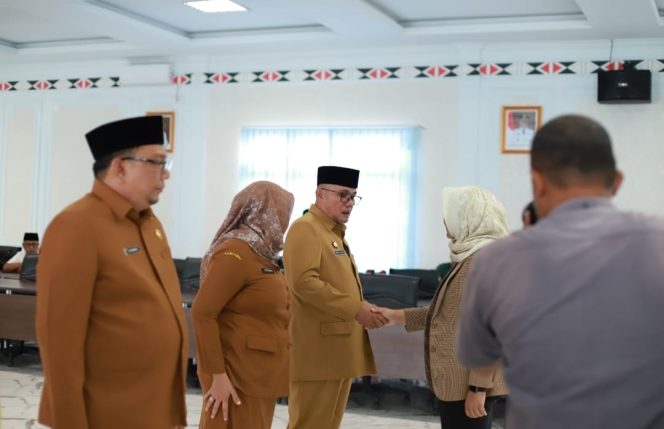 
					Wabup Madina Lantik Tujuh Pejabat, Ahmad Meinul ke BKPSDM