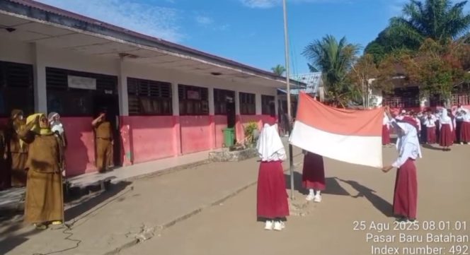 
					KUPT Puskesmas Batahan Wira Murti S keb Jadi Irup di SDN 338 Sampaikan Tentang UKS, PHB dan Dokter Kecil