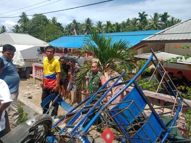
					Mobil Pickup Tabrak Becak Oleng dan Pagar SDN 002 Sihepeng, Balita 3 Tahun Meninggal Dunia