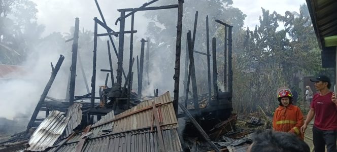
					Dua Unit Rumah Hangus Terbakar Di Desa Sibaruang Kecamatan Siabu