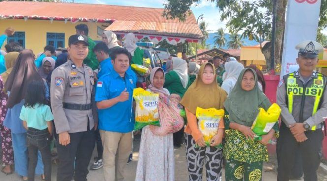 
					KNPI, Mahasiswa dan Kepolisian Kolaborasi Bagikan 2 Ton Beras Gratis Kepada Masyarakat Di Sibuhuan