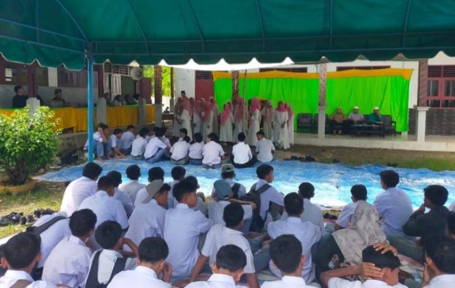 
					SMKN 1 Siabu Gelar Maulid Nabi Muhammad SAW di Desa Sinonoan