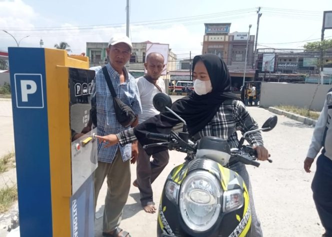 
					Dinas Perdagangan Madina Mulai Buka Portal Parkir Elektrik Pasar Baru Panyabungan