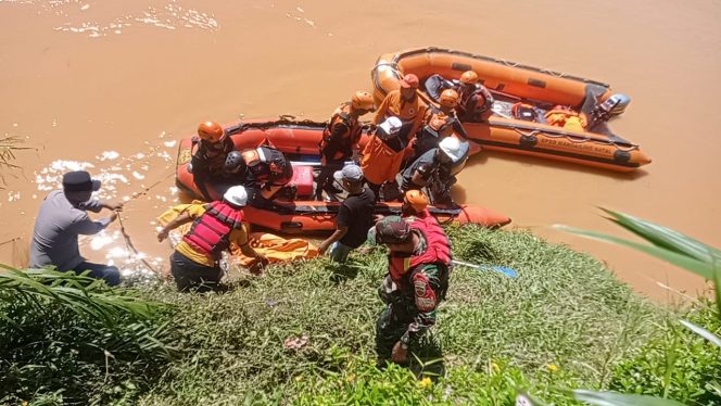 
					Andre Tarigan Pedagang Pasar Malam Yang Hanyut di Sungai Batang Natal Telah Ditemukan