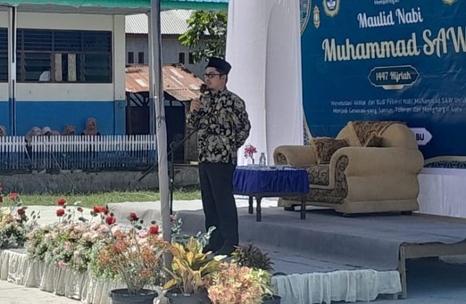 
					SMPN 1 Siabu Gelar Maulid Nabi Muhammad SAW di Hadiri Camat