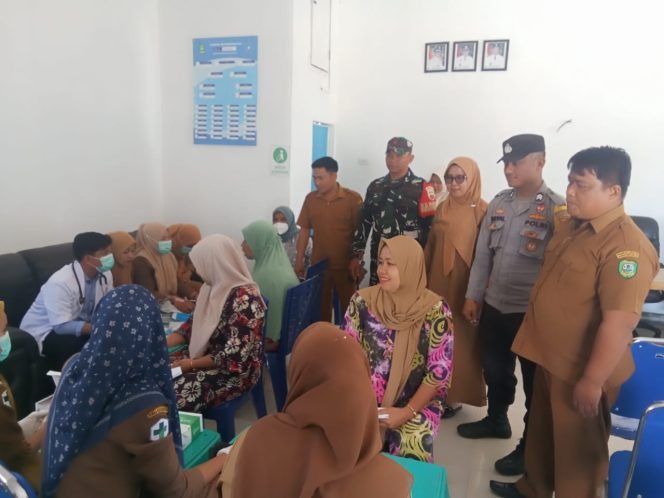 
					Puskesmas MBG Gelar CKG di Kantor Desa Pasar Singkuang ll,Investasi Kesehatan untuk Warga