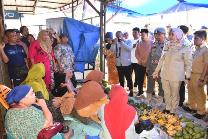 
					Sewa Digratiskan di Pasar Tapanuli Sampai Akhir Tahun, Berikutnya Dicari Solusi Terbaik