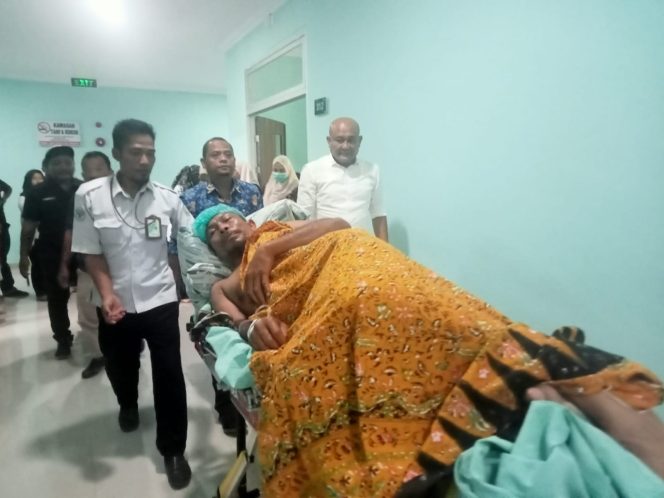 
					Petugas Keamanan Pasar Baru Yang Kena Tikam Dirujuk ke RSUP Adam Malik