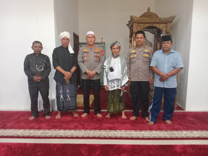 
					Polres Palas Salat Jum’at dan Silaturahmi Dengan Masyarakat di Masjid Al-Amanah