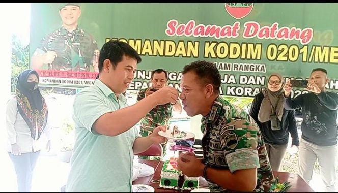 
					Camat dan Kapolsek Tanjung Morawa Berikan Ucapan HUT TNI ke-80 di Koramil 0201-16/TM