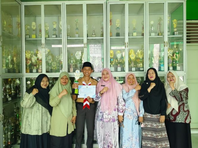 
					Siswa MAN 1 Madina Raih Juara II OMI SE Sumut di Tapteng, Berhak Ke Tingkat Nasional