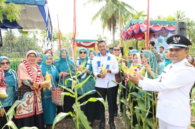 
					Masuk Nominasi, TP PKK Sumut Evaluasi Pelaksana Tertib Administrasi Tahun 2025 Desa Adianjior