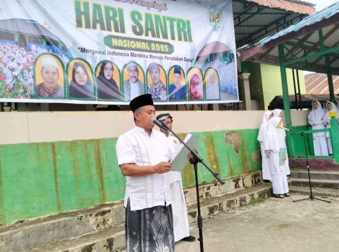
					Camat Muslih Jadi Pembina Upacara di Peringatan Hari Santri Nasional di Kotanopan