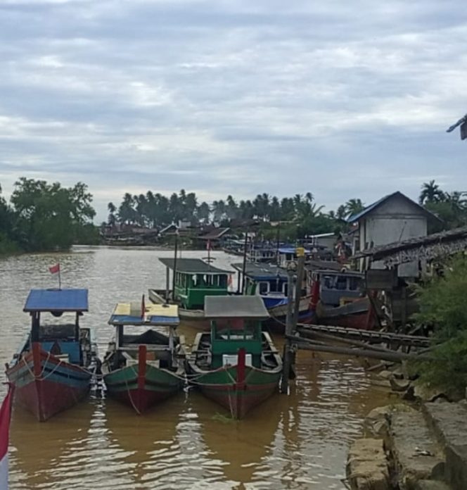 
					‎Akibat Cuaca Ekstrim, Nelayan Natal Tak Berani Melaut