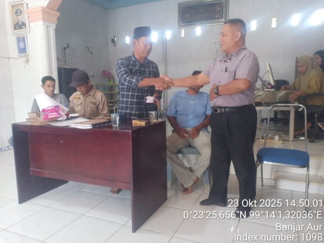 
					Afnan Lubis SH dan Keluarga Salurkan Infak Untuk Mesjid Nurul Iman dan Nurul Falah Desa Batahan I