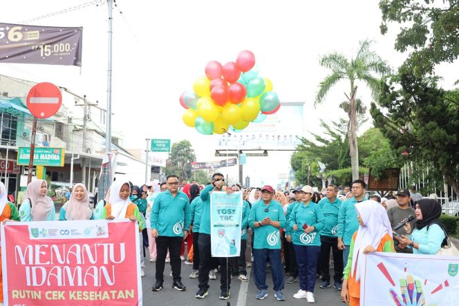 
					Pemkab Madina Rayakan HKN ke-61 dengan Jalan Sehat dan CKG