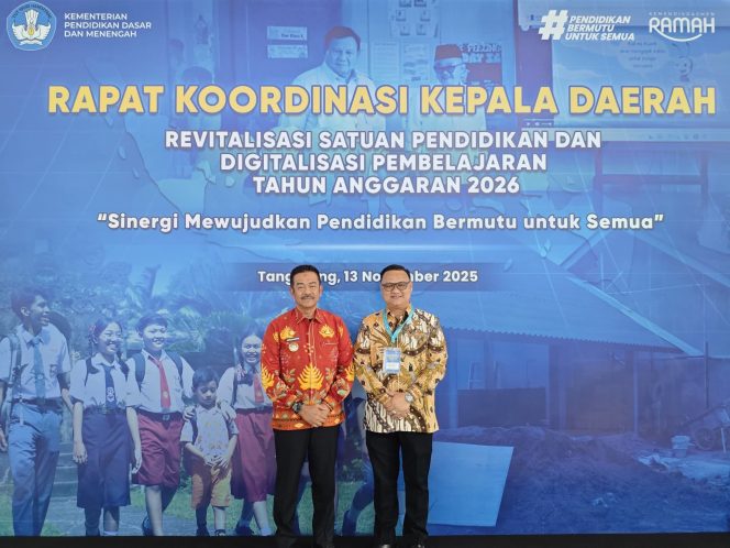 
					Bupati Madina Hadiri Rakor Revitalisasi dan Digitalisasi Satuan Pendidikan