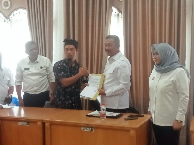 
					Bupati Sebut Sudah Bentuk Tim Monevsus Terhadap Perusahaan Yang Ada di Mandailing Natal