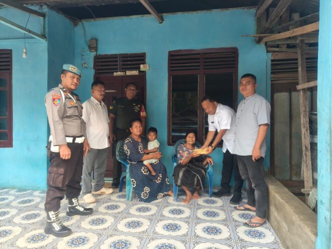 
					Forkopimcam dan Karang Taruna Lingga Bayu Serahkan Bantuan Kepada Balita Penderita Infeksi Otak